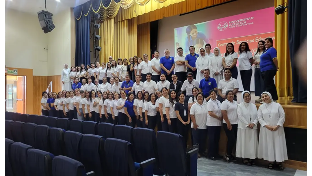 Docentes de la I.E.P. De La Cruz se especializan en Metodologías Activas con CESED